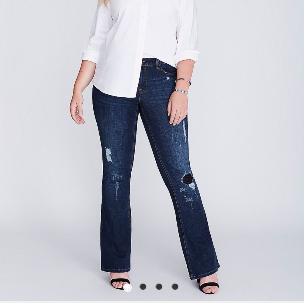 DISTRESSED BOOT JEAN